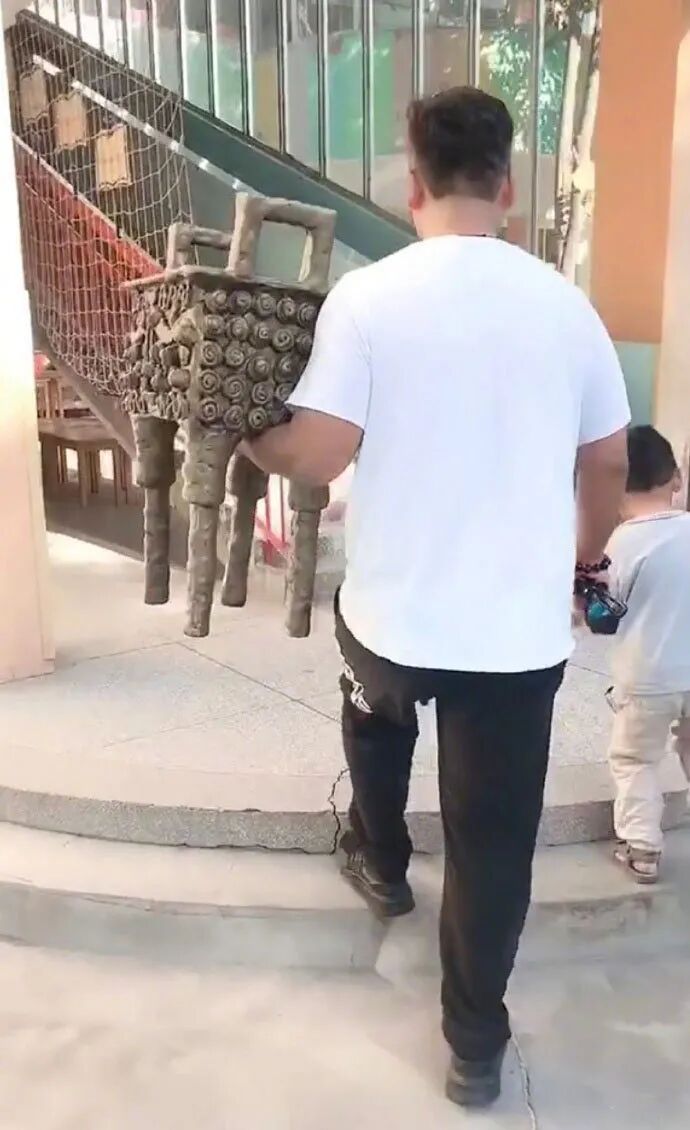 【爆笑】又一位P图过猛的网红？关掉美颜滤镜后的颜值意外流出？太吓人了！（组图） - 16