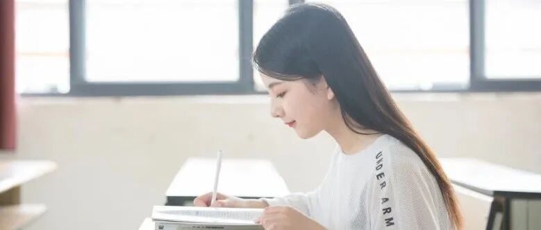 “她毕业2年，靠理财知识月入七万五”：会挣钱的人的日子过得有多爽？你想象不到