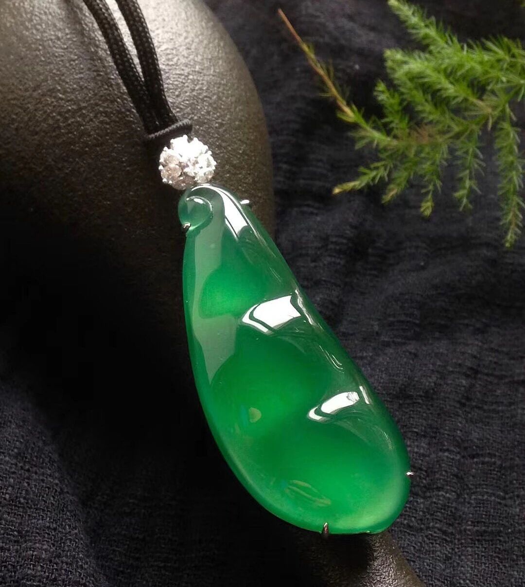 “翻色”——翡翠变美的秘密