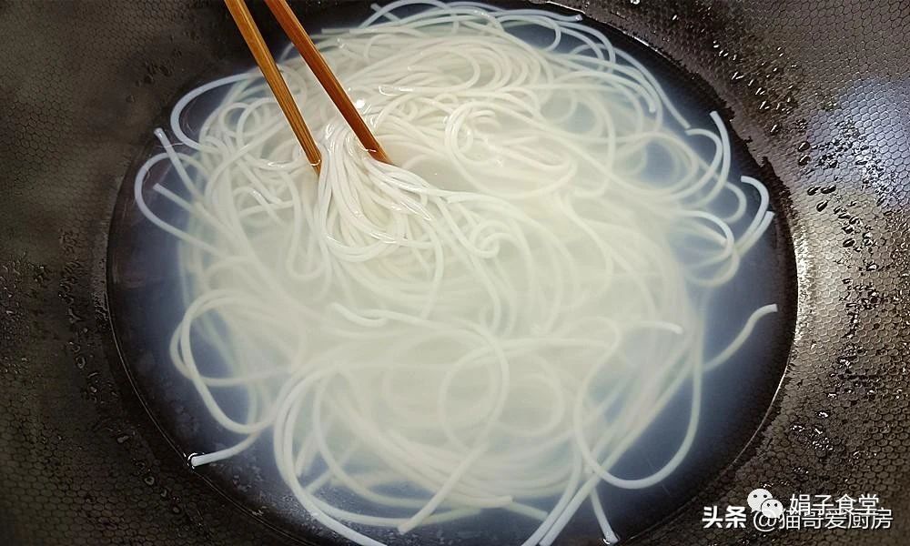 米粉炒之前需要泡多久