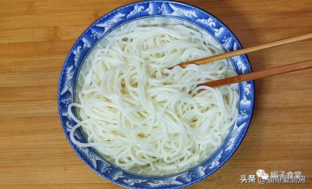 米粉炒之前需要泡多久