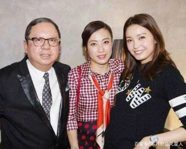 甘比富婆气场太强,郑秀文和她合照要屈膝,连古天乐也为她弯腰