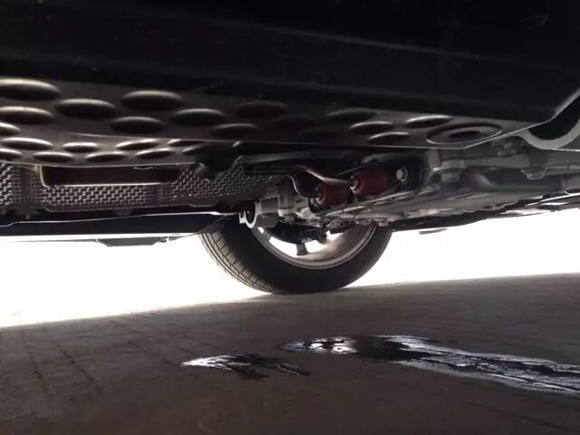 车开走一滩水在地下是挺吓人的