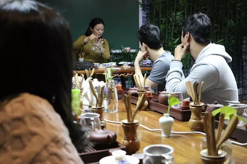 中亚留学生体验茶文化：喜欢不是很苦的茶
