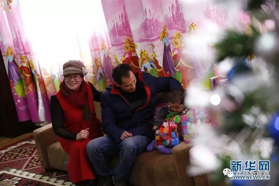 吉尔吉斯斯坦华助中心为吉残疾孤儿赠送新年礼物