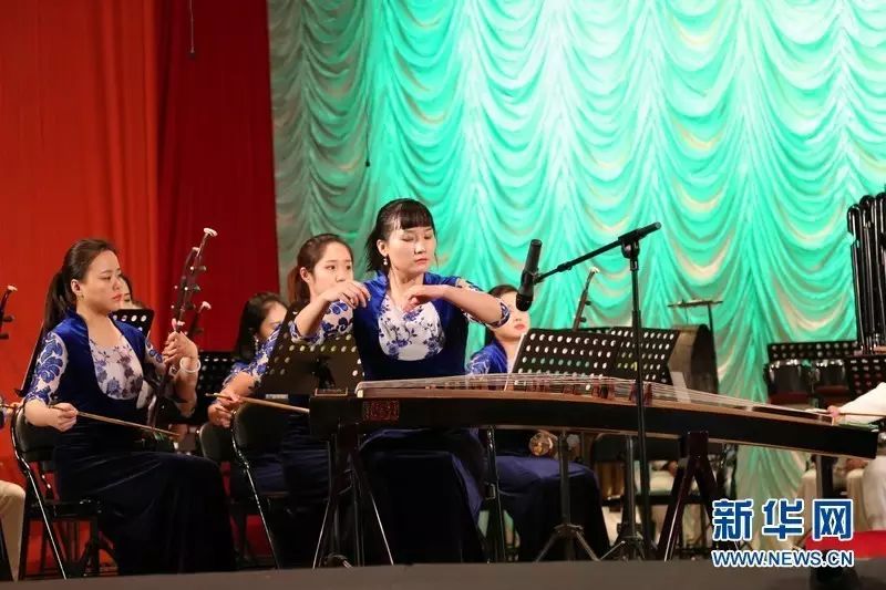 塔吉克斯坦举办“欢乐春节”音乐会（多图）