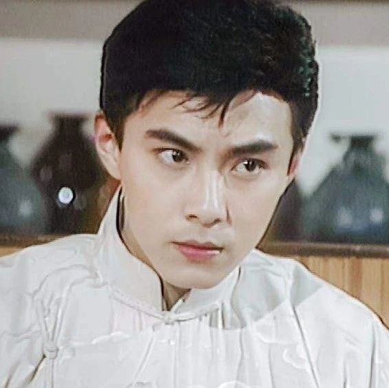 结婚三次娶了同一个女人，相爱24年至今无子，消失多年的张卫健，究竟去哪了？