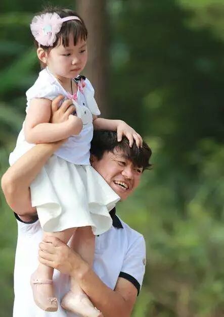 娱乐揭秘：王宝强又土又丑的女儿长大了，本以为很丑，结果却像马蓉一样美！