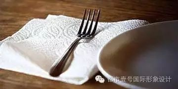 紙巾包裝印刷|是時(shí)候該和白色紙巾說“Bye-bye”啦！