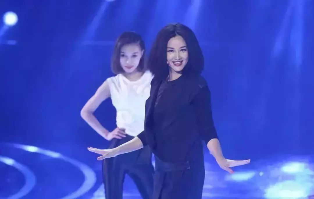 他抛弃高圆圆,毁了瞿颖10年,现在混成这样!网友:都是该的!