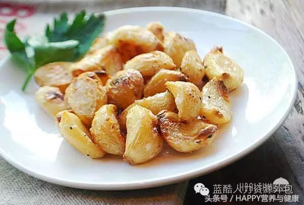 当你吃了5个烤大蒜后，24小时内，你的身体会发生惊人的变化！