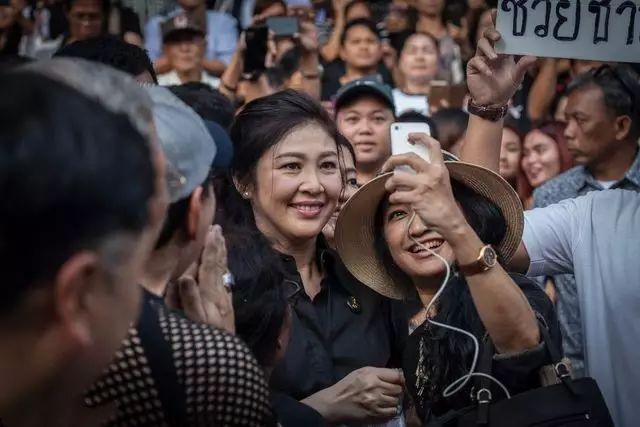 她曾是国家总理,如今却在街头卖大米...... - 超人 - xji630203525700水上人 她曾是国家总理,如今却在街头卖大米...... - 超人 - xji630203525700水上人