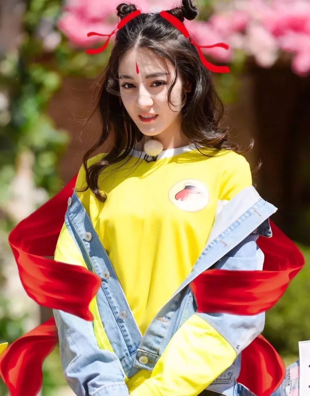 约会造型没突破?学Baby、热巴扎起&ldquo;哪吒头&rdquo;秒变18岁美少女!