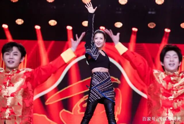 50岁孙悦复出，嫁入豪门16年身材不变，穿露脐装劲歌热舞