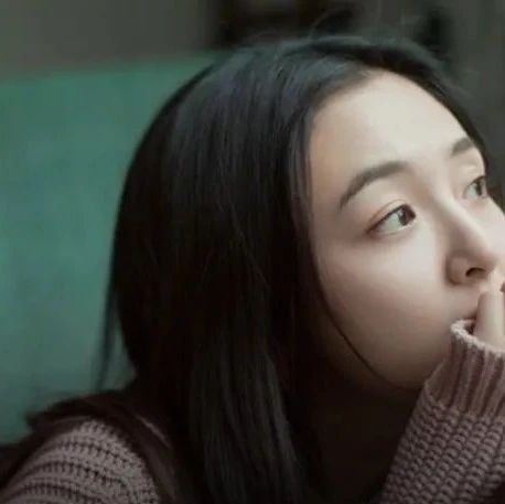 她离婚了，且慢狂欢