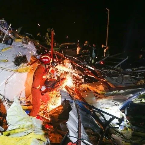 揪心！武汉苏州遭龙卷风袭击，已致12人死亡！