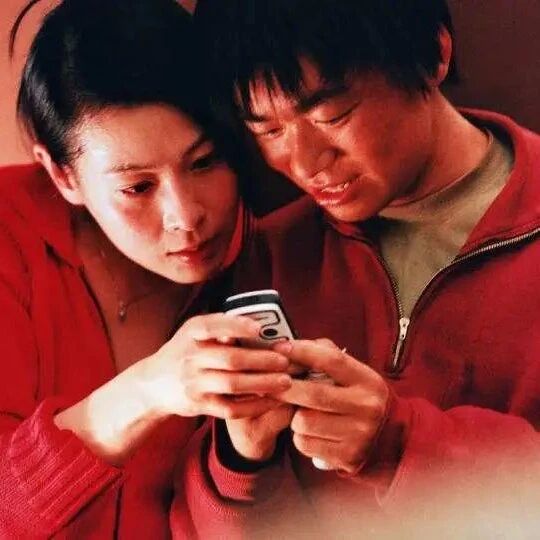 ​当年，刘若英开演唱会，她打电话给王宝强，邀请他当嘉宾，可王宝强冷漠地说：“我很忙，没空！下次吧！”刘若英懵了，伤心至极！