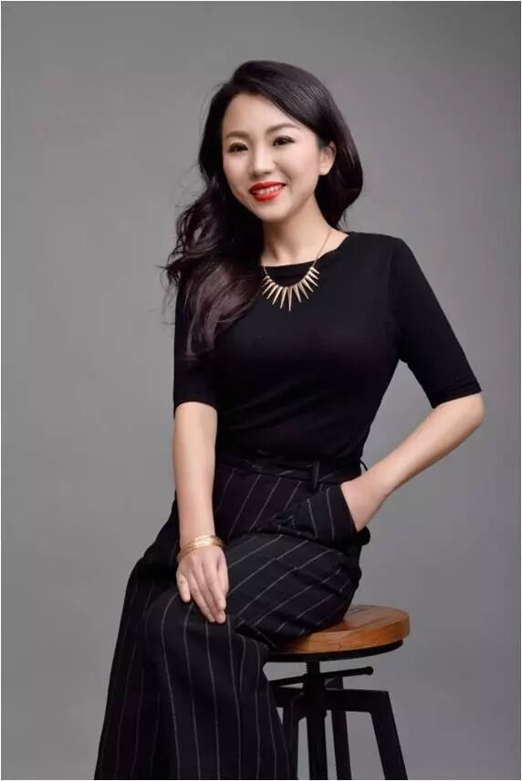 深圳主持人培训,深圳主持培训学院,婚礼管家培训,深圳艺凡婚礼培训