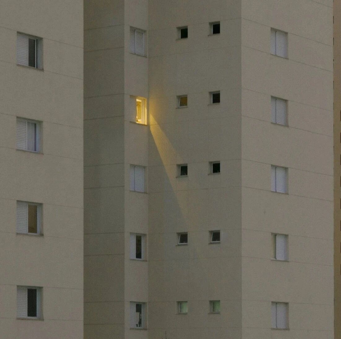 不要温和地走进那个良夜