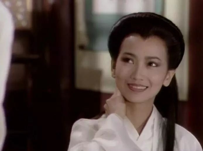 赵雅芝拍摄新白娘子传奇时已经38岁了?你可曾见过她18岁的样子?