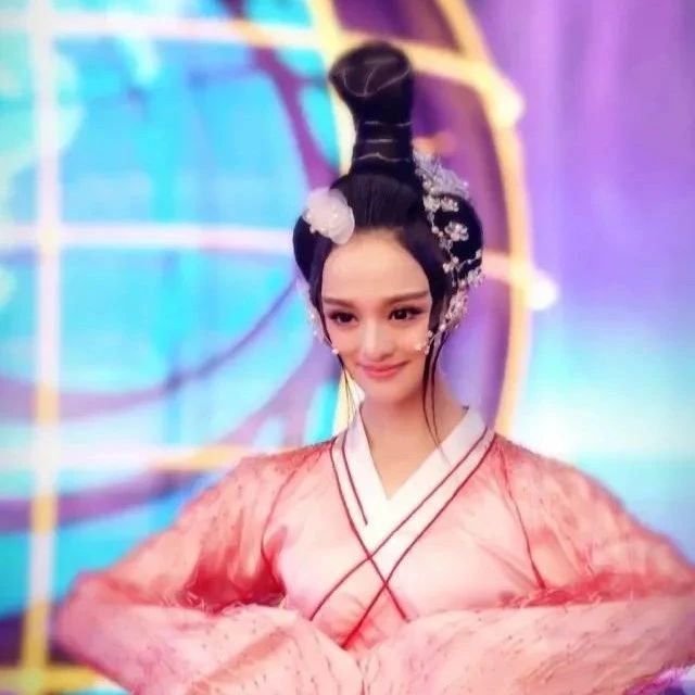 30岁“小杨幂”骆文博，借王琪东风一夜成名，上过三次央视春晚