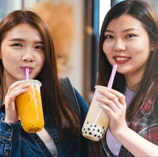 “月薪四千要请同事喝奶茶”：这3个职场社交毒鸡汤，千万别信