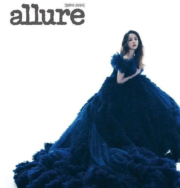 韩志旼完美演绎“黑天鹅”造型,挑战哥特式妆容,优雅氛围感十足