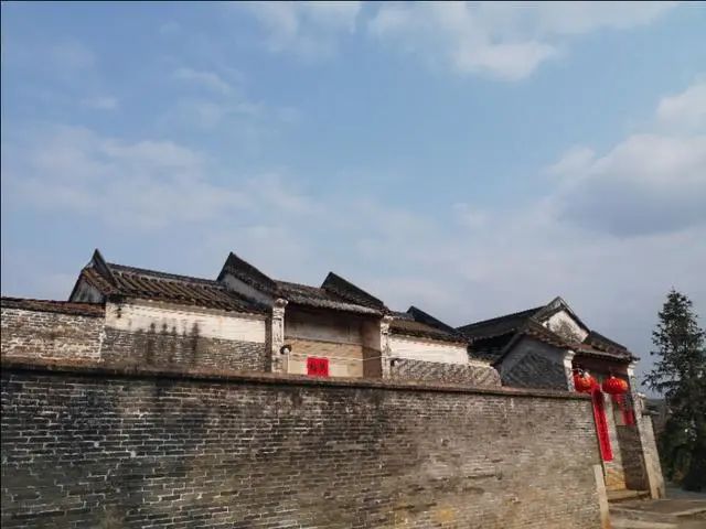 两广山区隐藏着郑成功后裔一族 选址营建奇门村六德堂 深藏 玄机