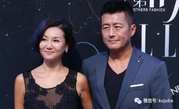 高曙光近照,硬汉型男今帅气不减,离婚12年后再娶妻儿子才两岁