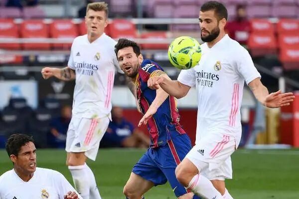 【国家德比】皇马3：1巴萨登顶积分榜 梅西一动作展示球王精神！