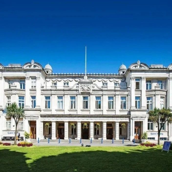 多所英国大学今年评分标准依然放宽！