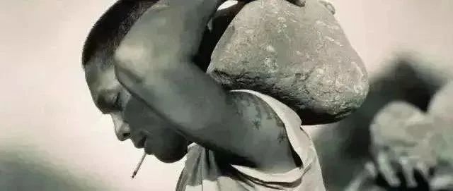 人都是逼出来的，当你一无所有的时候，你自然什么都会了！