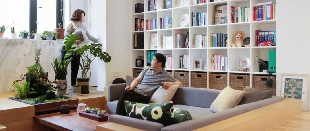 上海夫妇撬开地板、把卧室悬空，60㎡小家变豪宅！