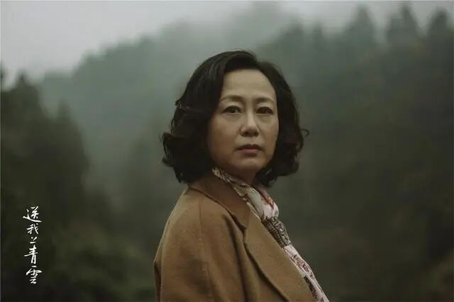 实至名归！她21岁获百花影后，事业巅峰为爱息影成全职太太，今55岁生活幸福