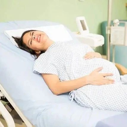 女性是否要选择无痛分娩？经历那种痛才能成为一个妈妈。