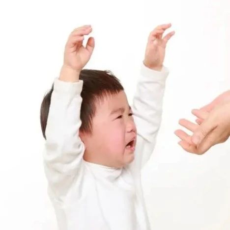 爸妈吵架，孩子帮妈妈，不理爸爸，先别高兴太早……