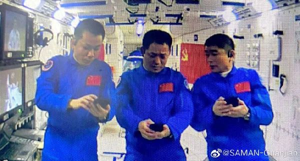 “车上天降用过的套套?!”妹子爆出现场照,5000好友都炸了!-微信头条网 “车上天降用过的套套?!”妹子爆出现场照,5000好友都炸了!