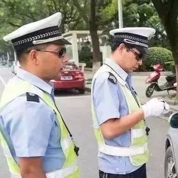 交警查车为什么只拦你不拦别人，你知道为什么吗？