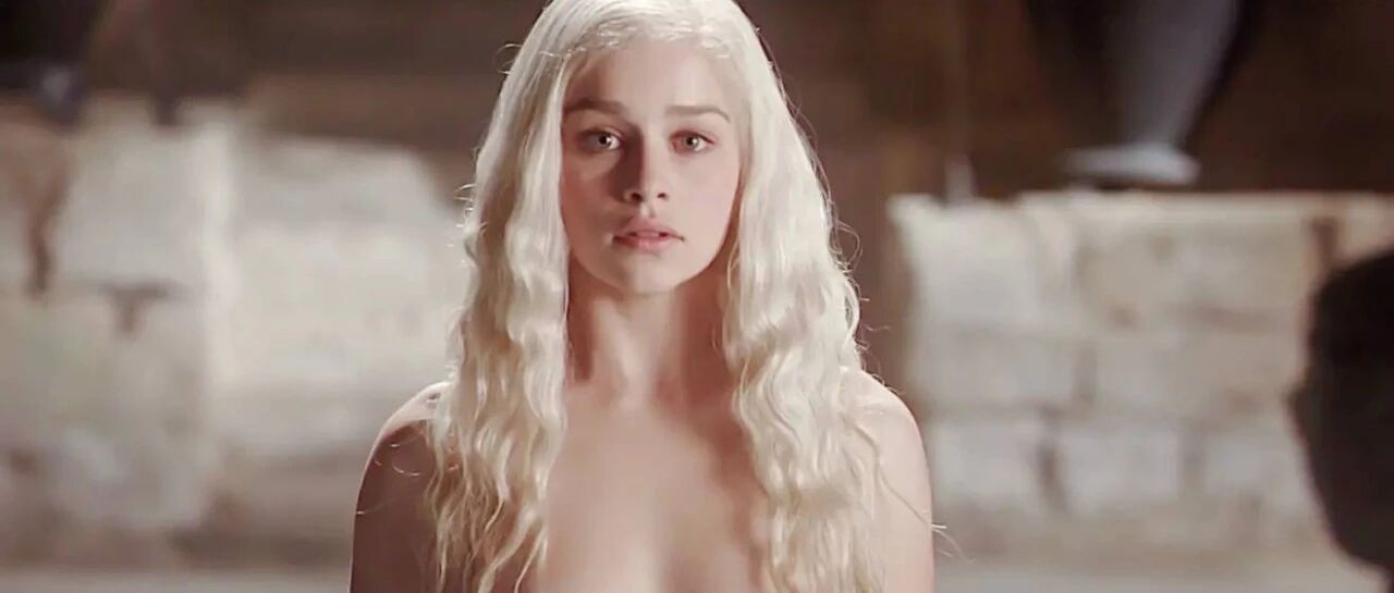 全果出道的“龙妈”身高157cm，为啥能成为全球最性感女郎？