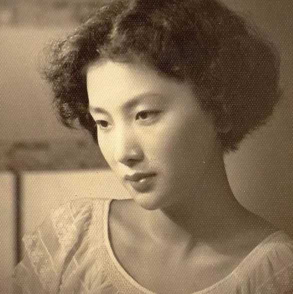 她是无数中国男人的梦中情人,金庸为她中毒,108张照片揭露她的美!