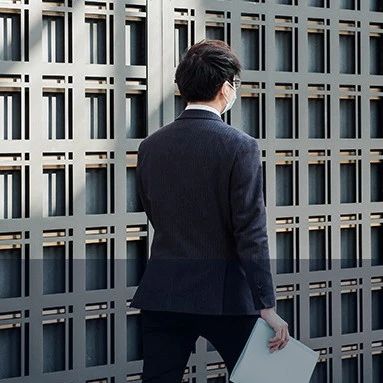 广州年轻人搞副业有多野：学『PPT』1个月，速赚1万！