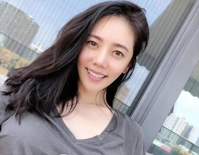 秋瓷炫的悲惨人生:从小被嫌弃,丈夫玩心重,婆婆把她当亲女儿