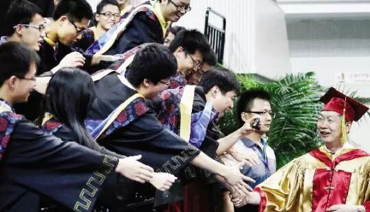贵大校长郑强调回浙大？盘点那些国内著名“网红”大学校长