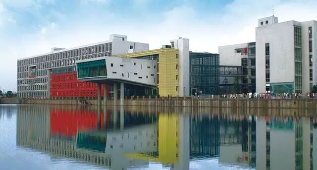 这所985大学被调侃为“巨无霸”大学，但其口碑很好全国知名