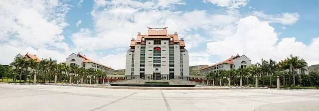 一所南方沿海985大学全国知名度很高，口碑极佳