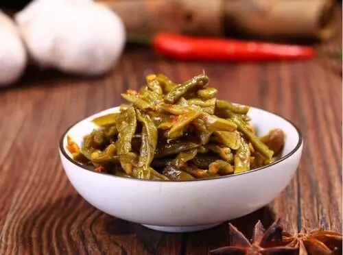 这种菜家家户户都爱吃,却伤肾、伤胃、增血压!再便宜也要少吃