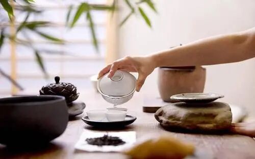 肝火旺盛，常喝“两水”，少吃“两红”，要想体内无毒，学会养肝！