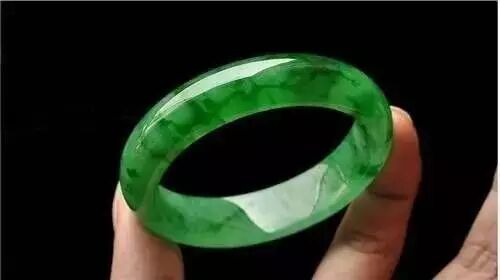 石榴石祛斑，舒俱来抗癌……这些宝石美丽与功效共存。