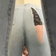 “20张非常倒霉的照片！出门才发现自己的裤子破了个洞…”