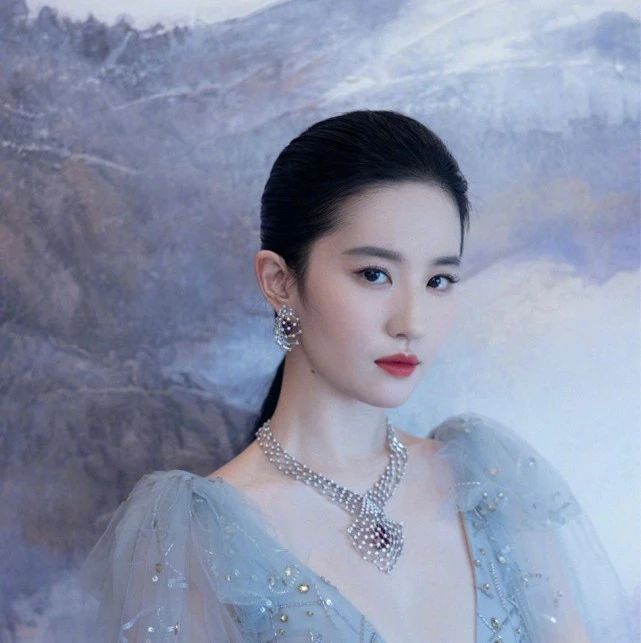 粉丝抵制也没用，刘亦菲陈晓新剧开拍，吻戏路透有点浪漫
